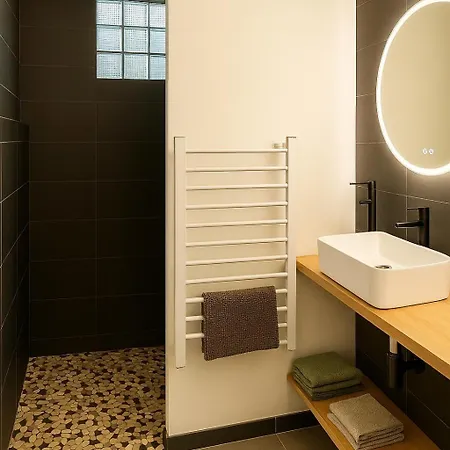 Appartement T2, Extérieur Et Parking, Avignon à 5 Min *