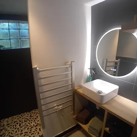 T2, Extérieur Et Parking, Avignon à 5 Min * Les Angles (Gard)