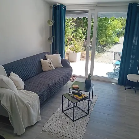 T2 Avec Exterieur Et Parking - Quartier Pavillonaire Calme -proche Commerces Et Bus - Avignon A 5 Min アパート